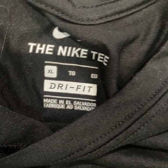 X-large Nike Tee - Picture 3 of 3
